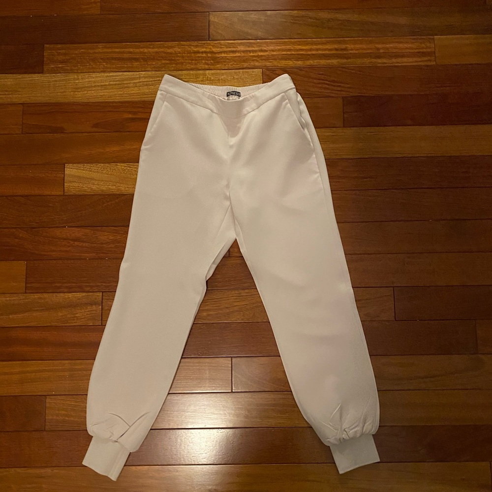 Champagne jogger with pockets